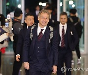 출국하는 아시안컵 축구 국가대표팀 클린스만 감독