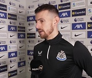 [VIDEO] Martin Dubravka focused on Sunderland vs Newcastle after Liverpool efforts