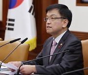 최상목 "2금융 소상공인 대출에 3000억 투입… 이자환급 지원"