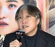 ‘외계+인’ 최동훈 감독 “1부 흥행 실패? 주변서 ‘네 탓이다’고‥2부 노력했다”