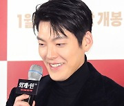 김우빈, 수줍은 썬더 [SE★포토]