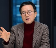 윤건수 "올해 벤처투자 회복될 것···로봇·AI 등 인력 대체 기술 주목" [2024 K중기벤처 리더에게 듣는다]