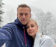 나발니의 ‘反푸틴 동반자’ 아내... 남편 대신 러시아 대선 출마?