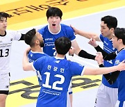 사령탑 경질 후 달라진 현대캐피탈…시즌 첫 4연승, 5위 도약