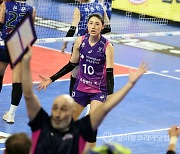 '배구여제 김연경' 끝내기 득점, 흥국생명 3-2 승리