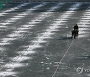 화천산천어축제 얼음구멍 천공작업