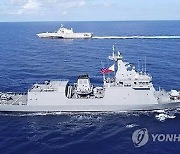 새해 벽두 남중국해 '긴장'…미·필리핀 vs 중국, 나란히 순찰(종합)