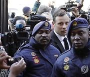 (FILE) SOUTH AFRICA OSCAR PISTORIUS PAROLE