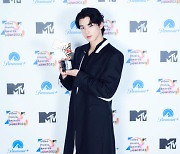 Korean stars dominate Japan's MTV Video Music Awards