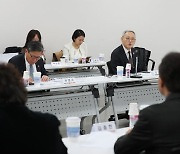 유인촌 장관, 국립국악원 직·단원들과 도시락…"안전 공연" 강조