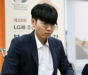 신진서, 49개월 연속 바둑 랭킹 1위…연간 최다 상금도 경신