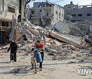 MIDEAST-GAZA-KHAN YOUNIS-ISRAELI STRIKES-DAMAGE