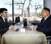 한동훈 “함께 해달라” 입당 제안…이상민 “숙고하겠다”