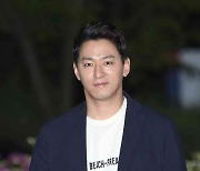 '사생활 노출' 주진모 방송 복귀… "세상 떠난 父 그리워"