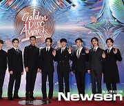 세븐틴(SEVENTEEN) ‘대상 받으며 시작하는 2024년’[포토엔HD]