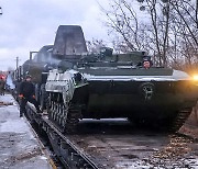 10만 러시아군, 우크라 3면 포위… CNN “美도 특수부대 진입”