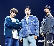 "우리도 B1A4의 팬"…데뷔 13주년을 맞은 이들의 롱런 비결