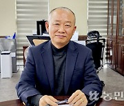 [인터뷰] “환경친화농장 인증 확대…축산물 마크도 추진”