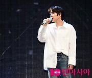 [TEN포토]규현 '빠져드는 목소리'