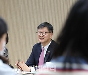 [포토]정책 소개하는 이기일 복지부 1차관