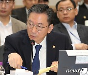 이낙연 "민주 44% 전과자"…정성호 "민주화·노동운동 빼면 16%"