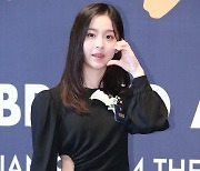 [포토] 박지후, '속삭이며 볼하트'