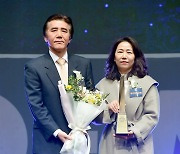 [포토] 미펫 낼름, '2024 대한민국 퍼스트브랜드 대상' 반려동물영양제 부문 수상