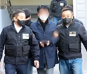 ‘이재명 급습’ 조력자 긴급체포… 범인 당적 빼고 신상공개 방침