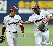 '윈터리그 폭격' 푸이그, MLB 복귀 가능성 보여…이정후와 맞대결 가능할까