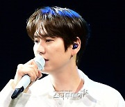 ‘안테나 이적’ 규현 “유희열, 녹음실에 6시간 앉아있더라”