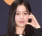 [TD포토] 박지후 '귀요미 볼하트'