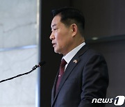 오찬사 하는 신원식 국방부 장관