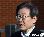 피습 이재명, 8일만의 퇴원…정치도 수술대에[여의도속풀이]