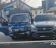 흉기 든 살인미수범 맨손 제압…용감한 배달대행 기사들(종합)