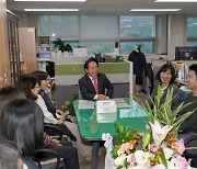 "직원이 행복해야 주민이 행복해진다"...이성헌 서대문구청장 '철학'