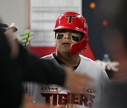 베테랑 붙잡고 MLB 투수 품고…새해 거침없는 KIA의 행보