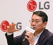 [CES 2024]조주완 LG전자 CEO “매출 100조 조기 달성...연내 M&A 성과 있을 것”