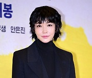 이유리, '블랙으로 영화관 나들이' [사진]