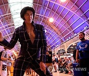 AUSTRALIA ELVIS EXPRESS DEPARTURE