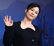 '선산'으로 김현주와 3회차 호흡..연상호 감독 "찌질한 욕망 보여주고 싶었다"