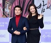 [포토] 김상중-이하늬, '오늘은 다정한 구부'