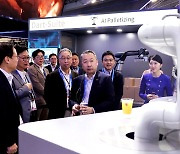 Doosan Group chief calls for AI integration across all sectors