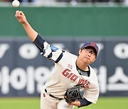 야구 실력 만큼 인간성도 훌륭한 '안경 에이스' 박세웅, 기부 천사 되다