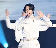 [TD포토] 하이라이트 손동운 '이제는 품절남!'