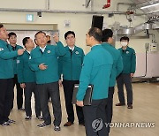 연평도 민방위 시설 점검하는 이상민 행안부 장관