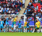 전반전 ‘무득점’ 고전했지만…호주, 인도 2-0으로 꺾고 ‘첫 승’ 신고[아시안컵]