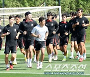 [포토] 대한민국 축구대표팀 '힘차게 달린다'