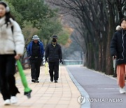 [내일날씨] 흐리고 곳곳 눈·비…도로 살얼음 조심하세요