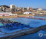 꽁꽁축제 부교 낚시터 인기