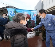 지진 피해 지역 방문한 기시다 총리..2주 만에?